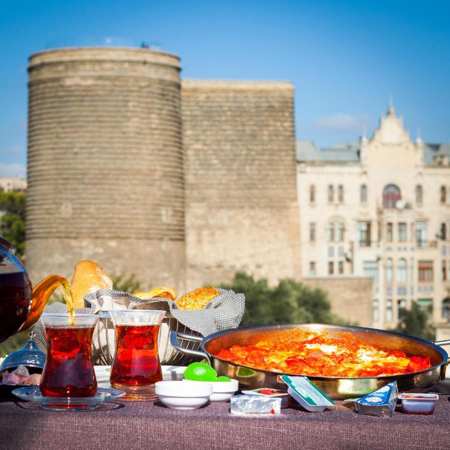 Promenade Hotel Baku Bagian luar foto Azeri cuisine