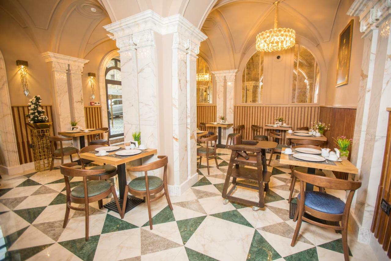 Promenade Hotel Baku Bagian luar foto The restaurant