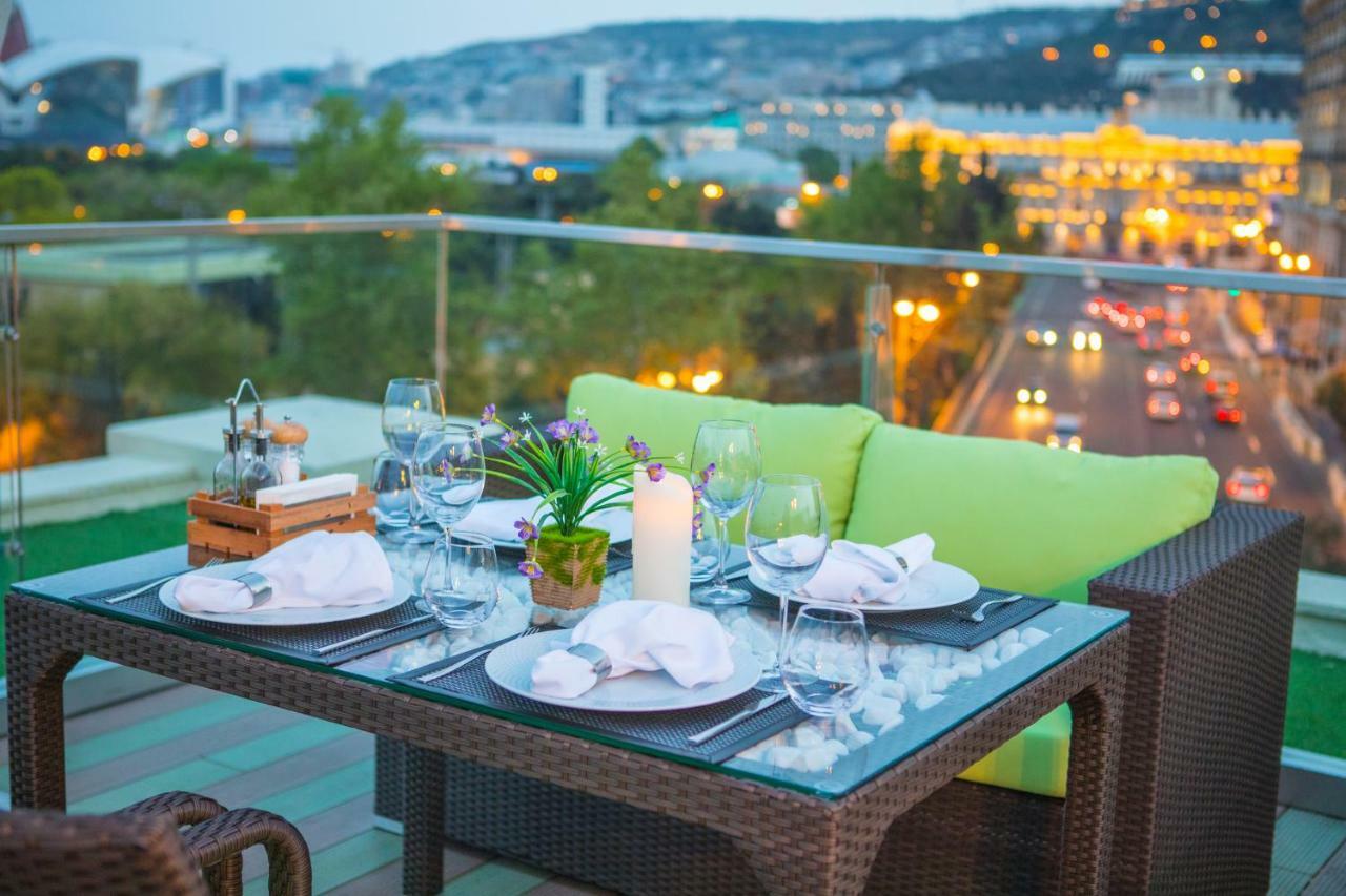 Promenade Hotel Baku Bagian luar foto The Terrace